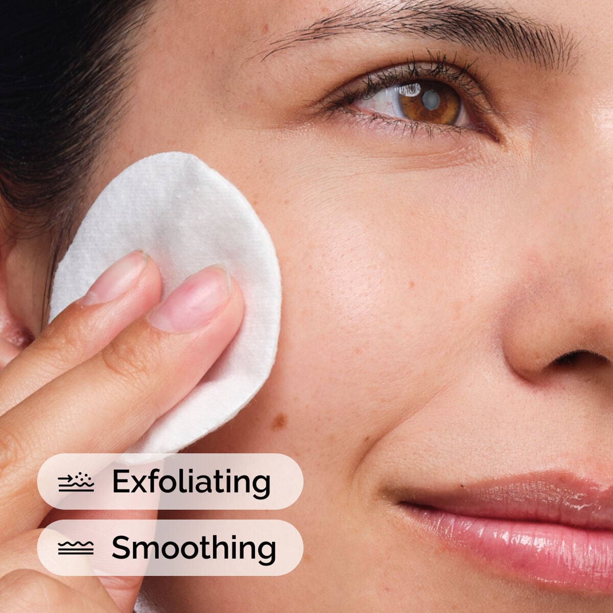 glycolic-acid-7-exfoliating-toner-z8 ord-glycolic-acid-exfoliating-toner-model-application-with-benefits.jpg